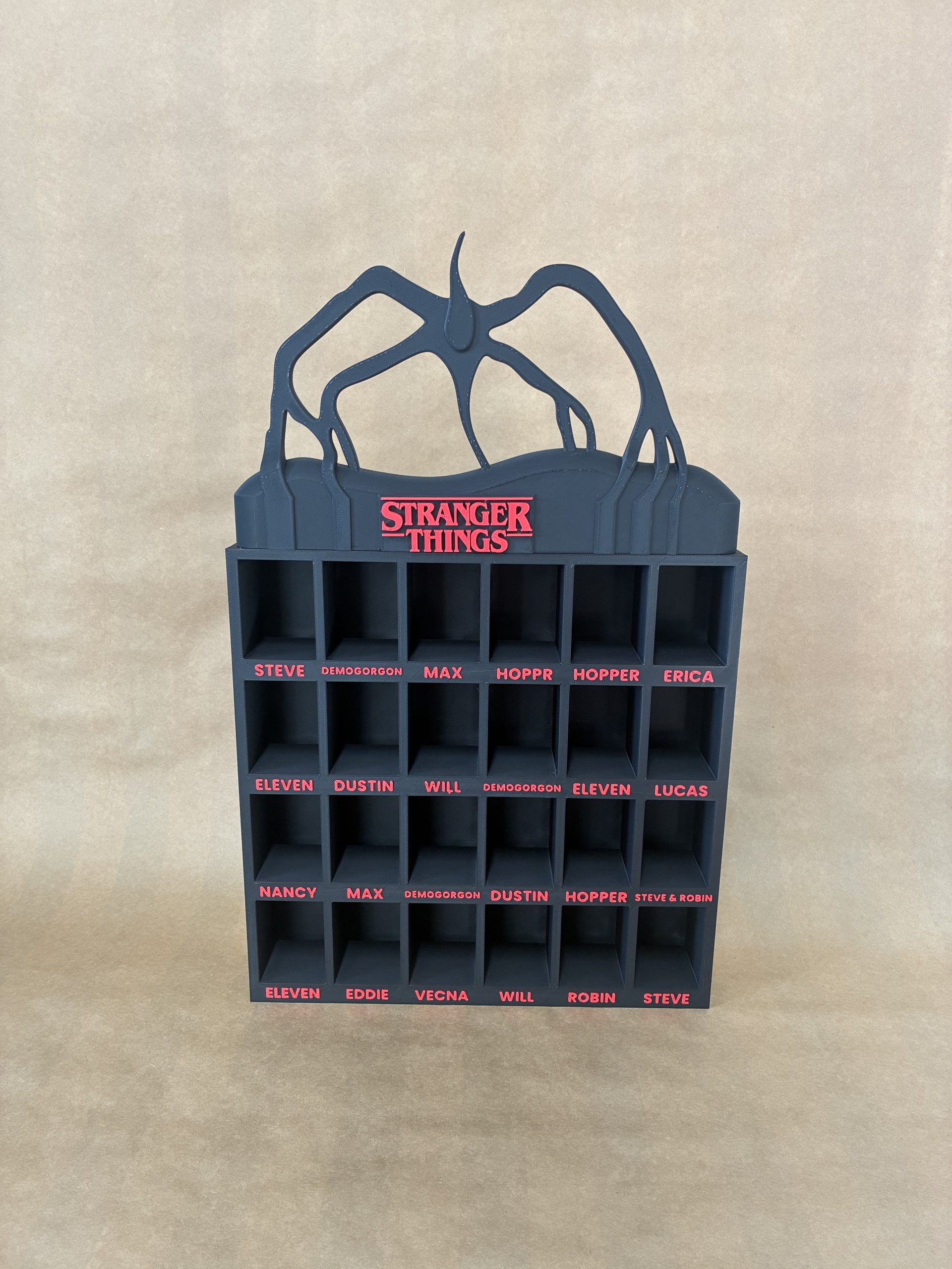 Kinder Joy - Stranger Things Pop-Up Figuren Schaukasten – Bild 3